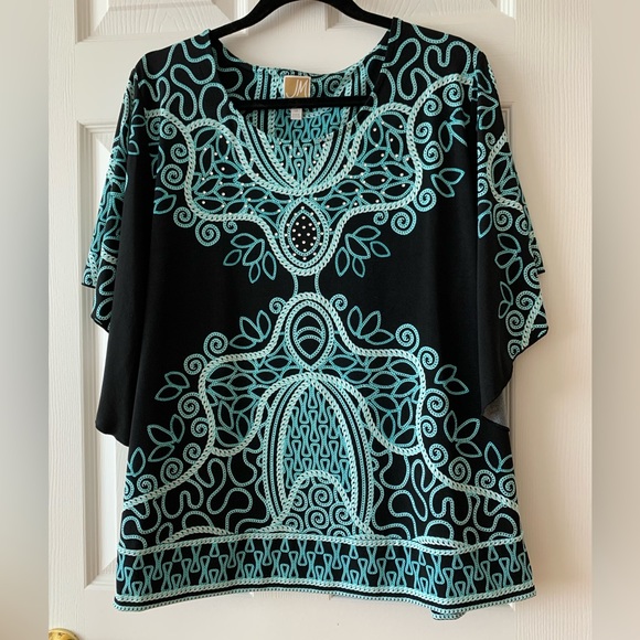 Plus size blouse - Picture 1 of 4